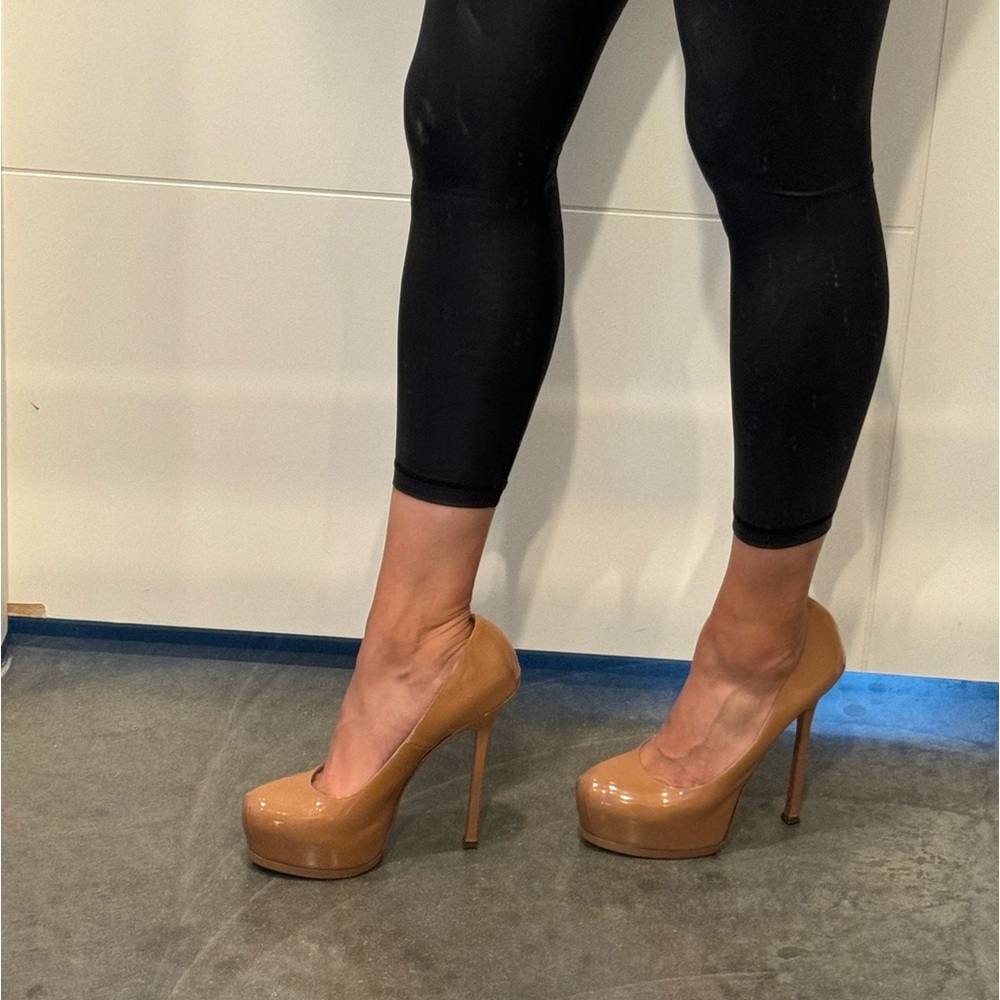 Saint Laurent nude patent platform pumps - Picture 8 of 10